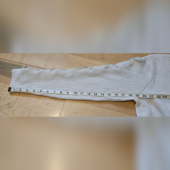 LRL Ralph Lauren Cream Sweater with Lace Up Sleeves - Picture 8 of 8